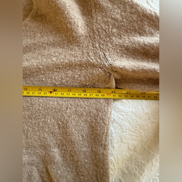 The group Babaton new lounge cardigan - Picture 11 of 14